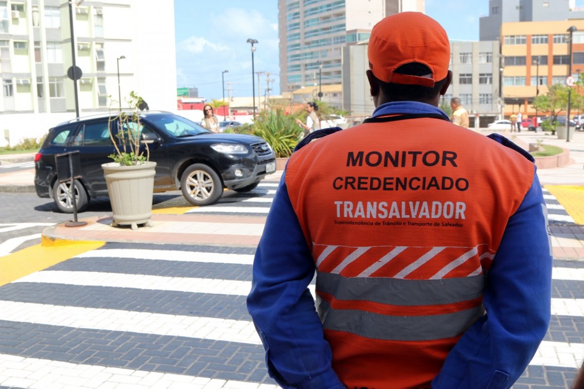 Transalvador faz mutirão para entrega de credenciais de vagas especiais na capital