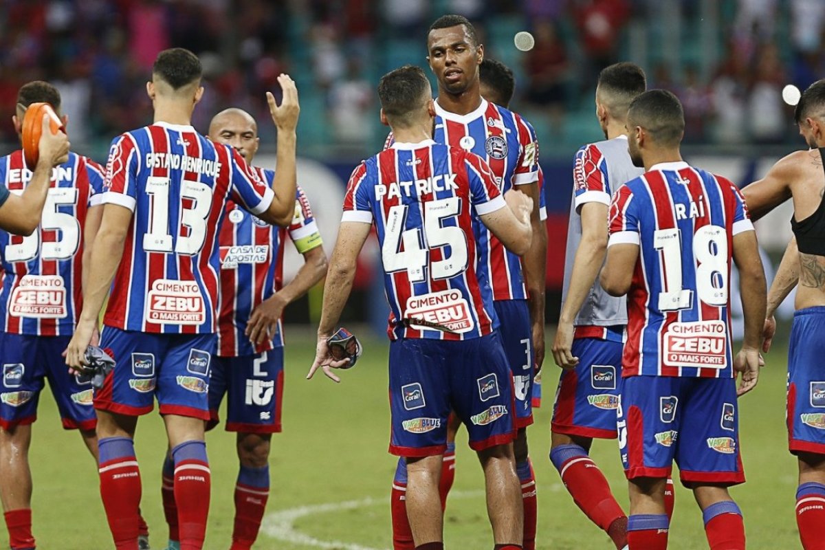Com estádio cheio, Bahia enfrenta a Ponte Preta e luta pela liderança da Série B