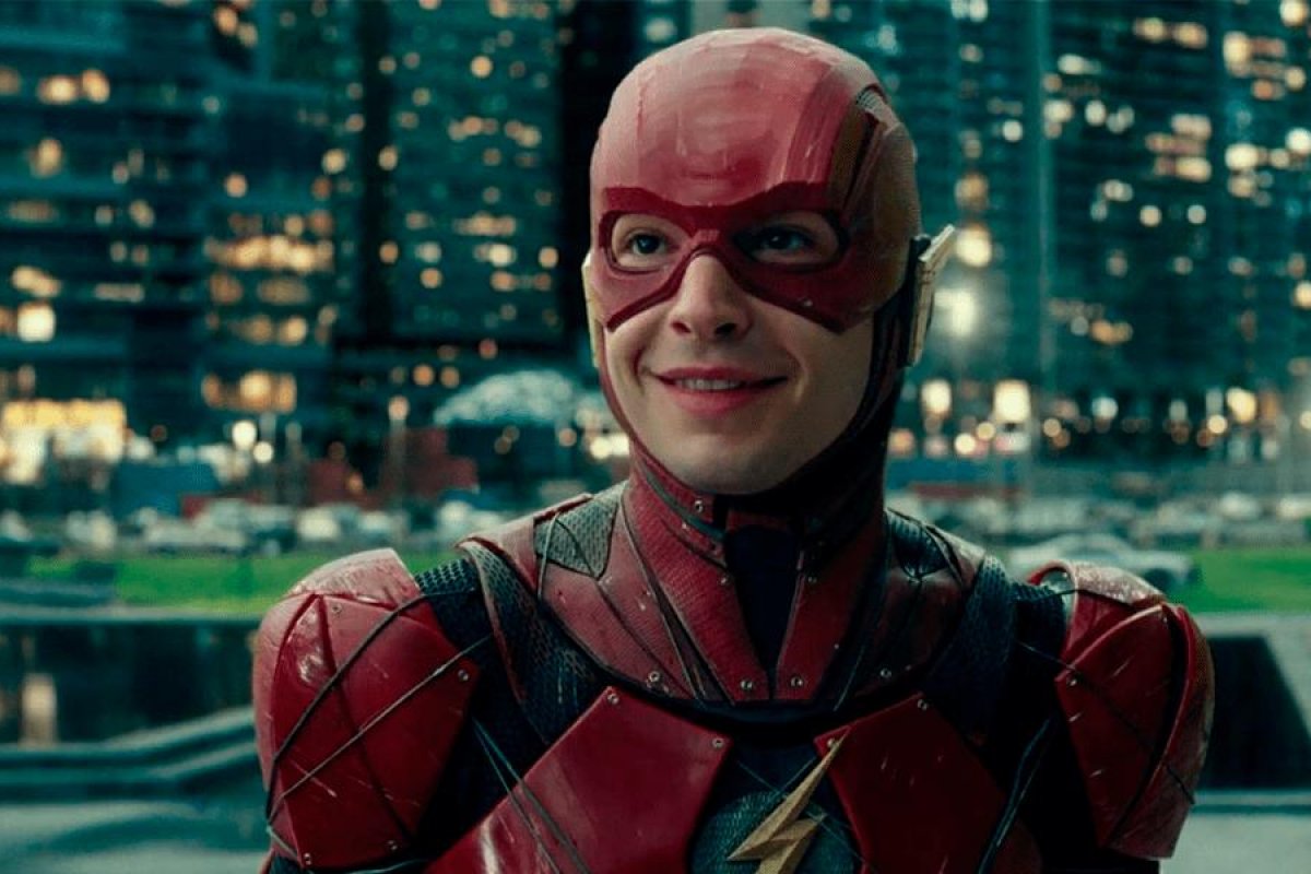 Ezra Miller, futuro intérprete de The Flash, é acusado de roubar música