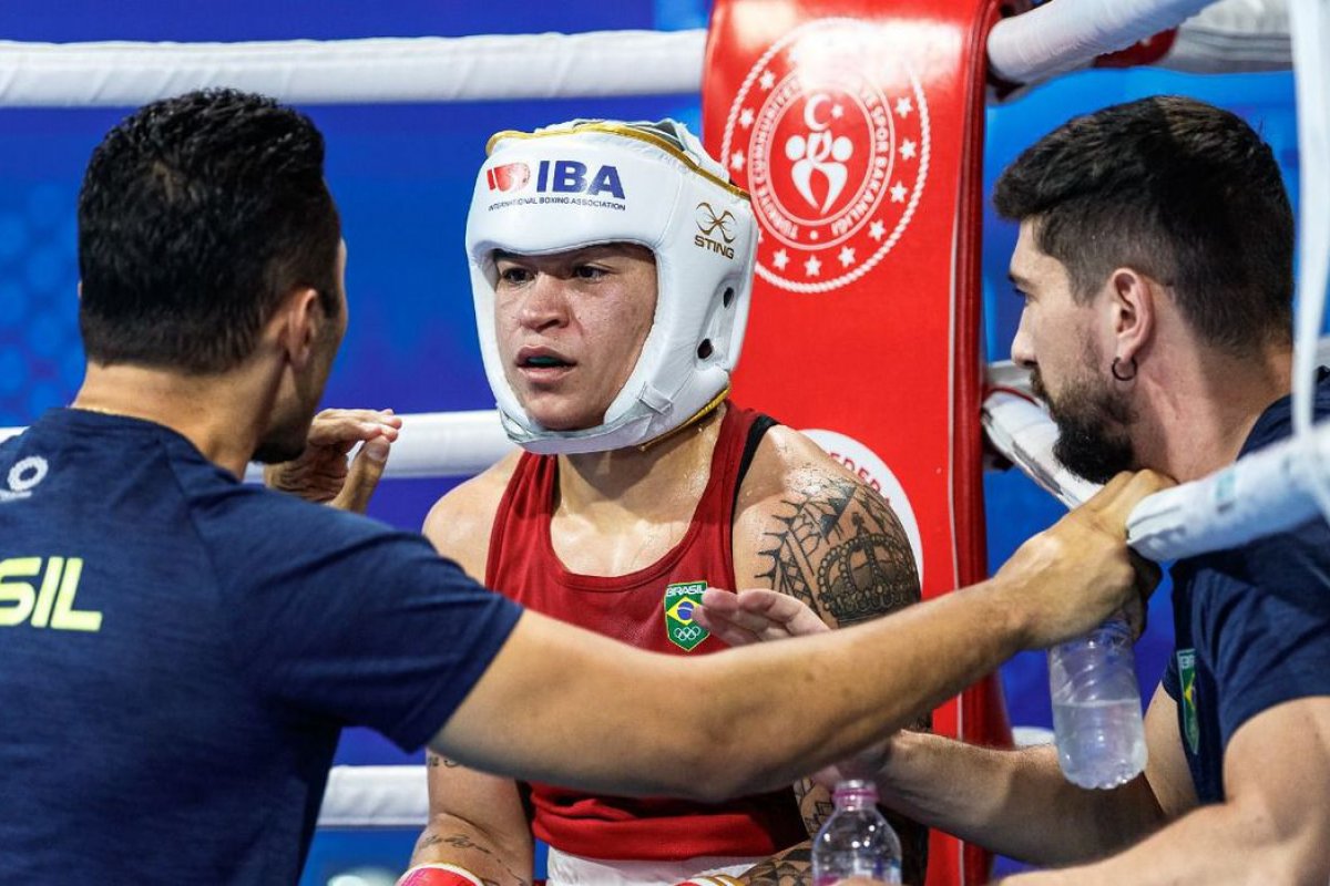 Atleta baiana Bia Ferreira fica com vice-campeonato no Mundial Feminino de Boxe