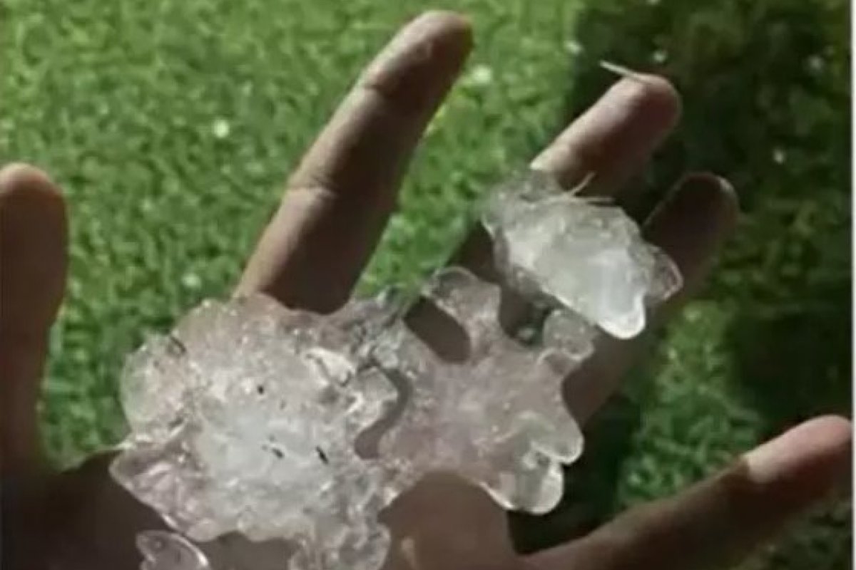 Amélia Rodrigues e outros municípios baianos registram chuva de granizo