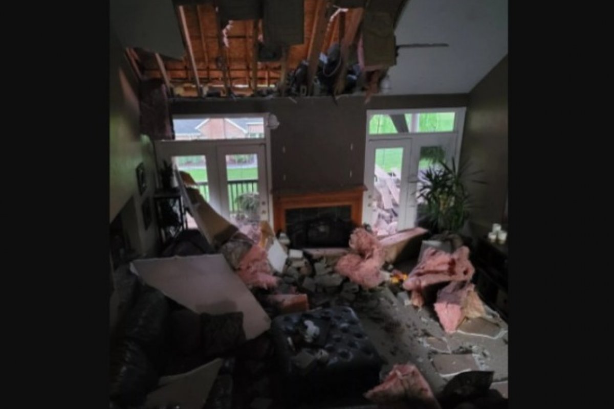 Adolescente de 15 anos é atingida por raio dentro de casa