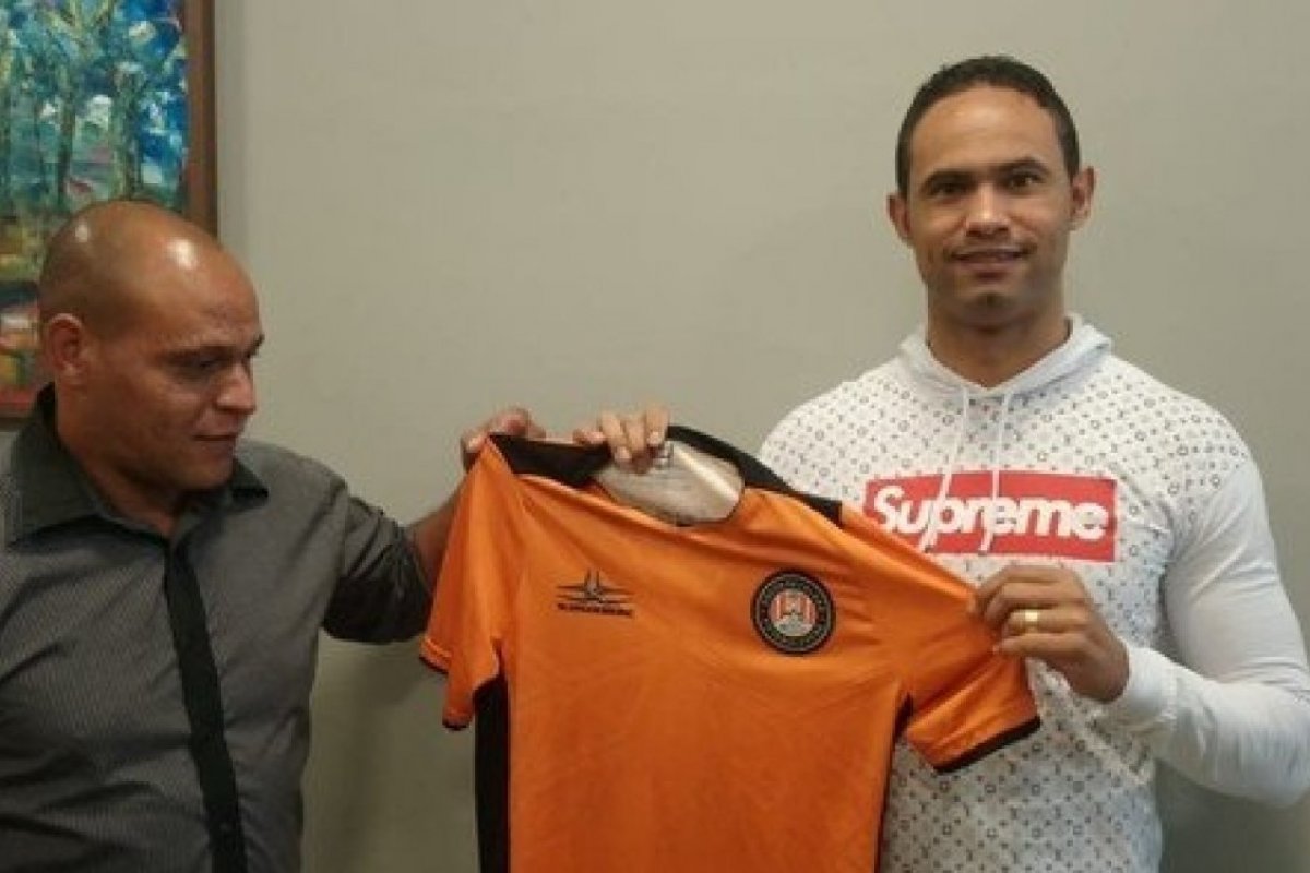 Após apenas 45 minutos jogados, Bruno tem contrato com clube mineiro rescindido