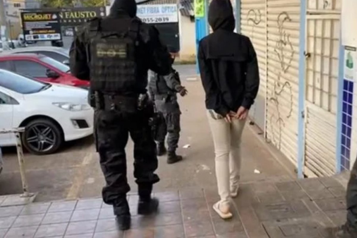 Mãe e ex-namorado são presos acusados de estupro e violência contra filhos no Distrito Federal