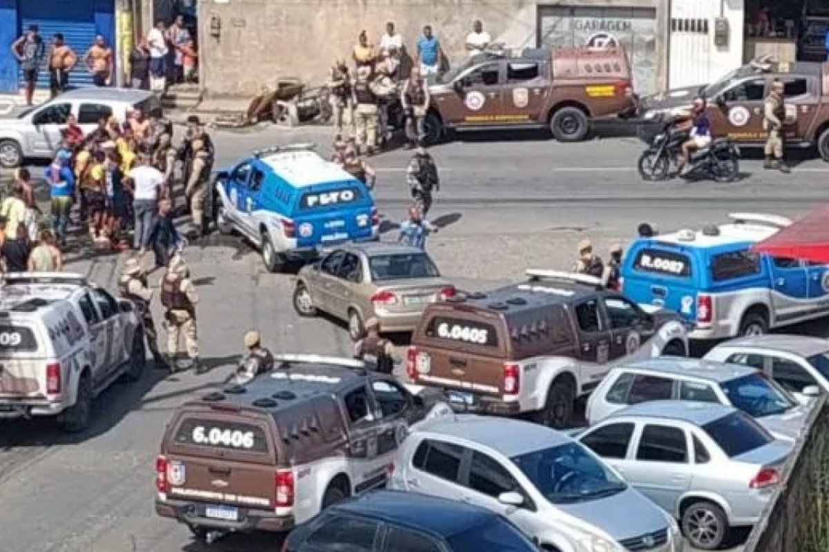 Adolescente e mulher são baleadas depois de tiroteio entre PMs e bandidos em Cajazeiras