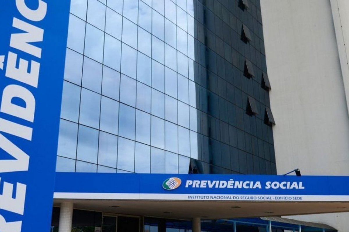 Médicos peritos do INSS retomam atendimento aos beneficiários nesta segunda (23)