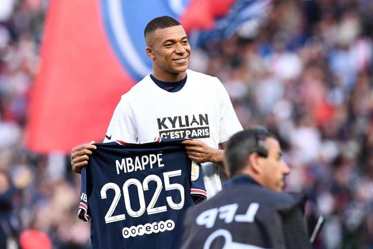 Mbappé diz que "pode imaginar" decepção do Real após renovar com PSG