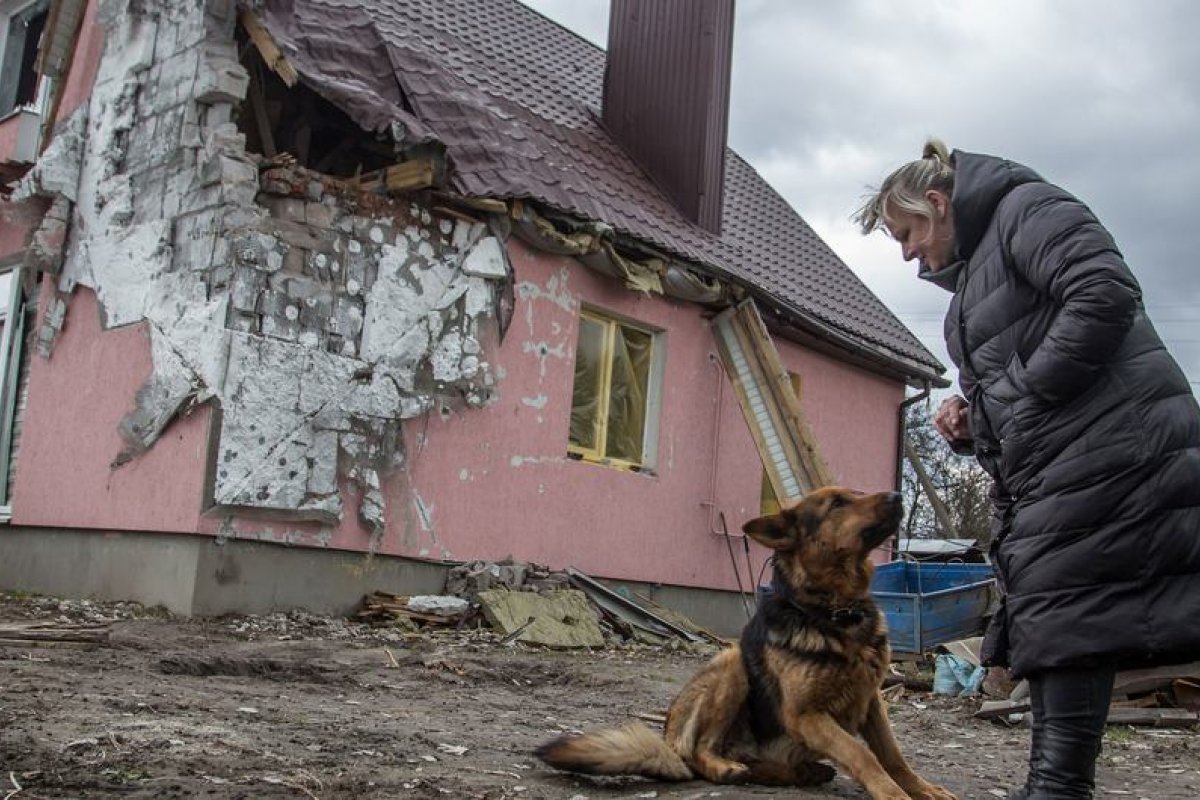 Guerra na Ucrânia completa 3 meses com rastro de destruição, refugiados e civis mortos