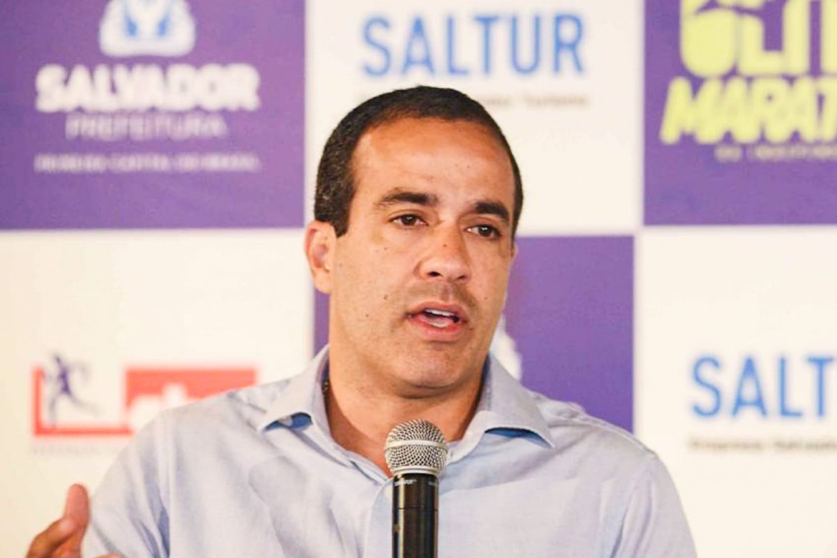 'A gente pede bom senso e compreensão nesse momento', diz Bruno sobre greve de professores