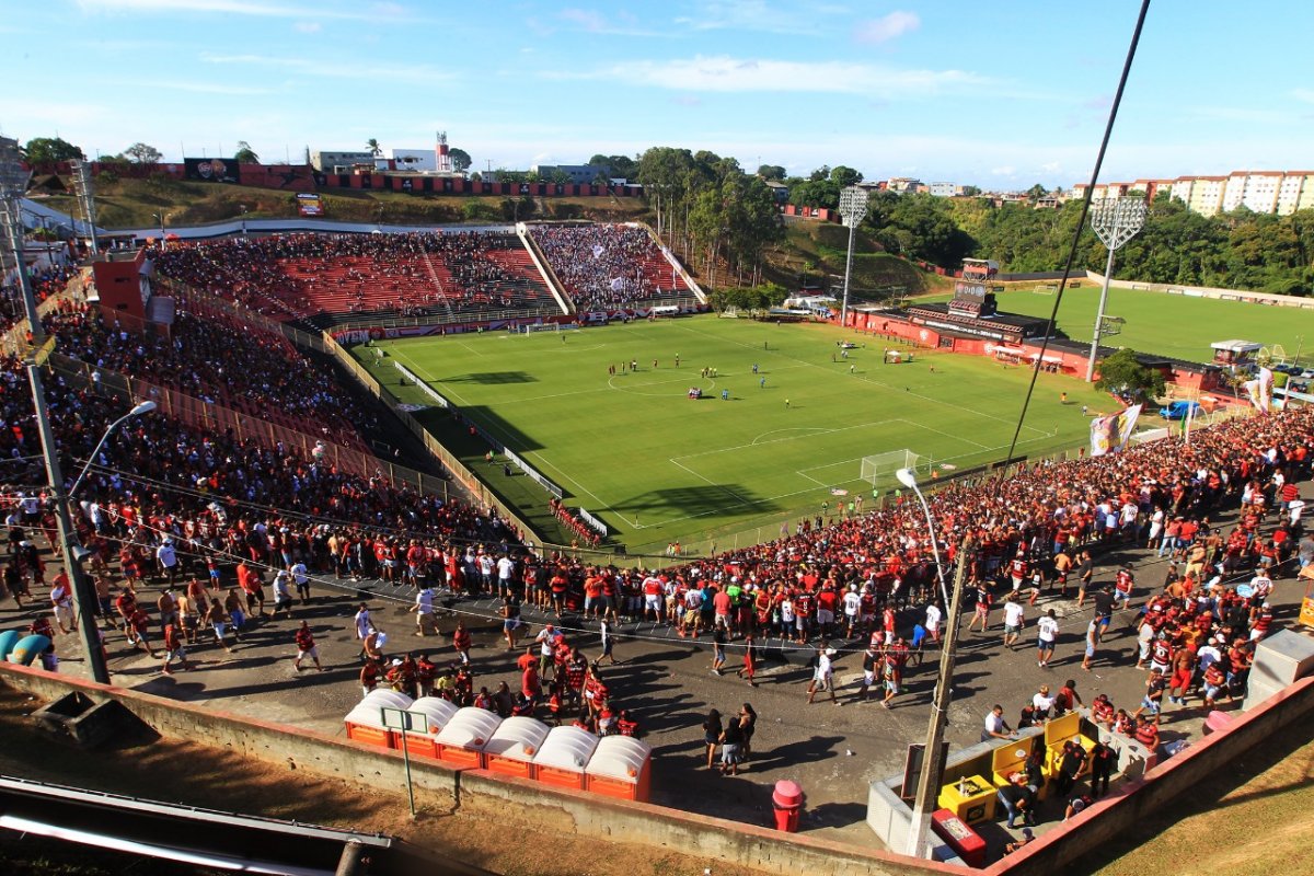 Acordo prevê regularização de torcida do Vitória