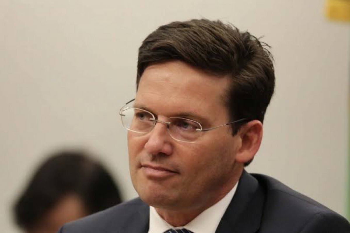 'Minha candidatura não é resultado de conchavos políticos', diz João Roma 