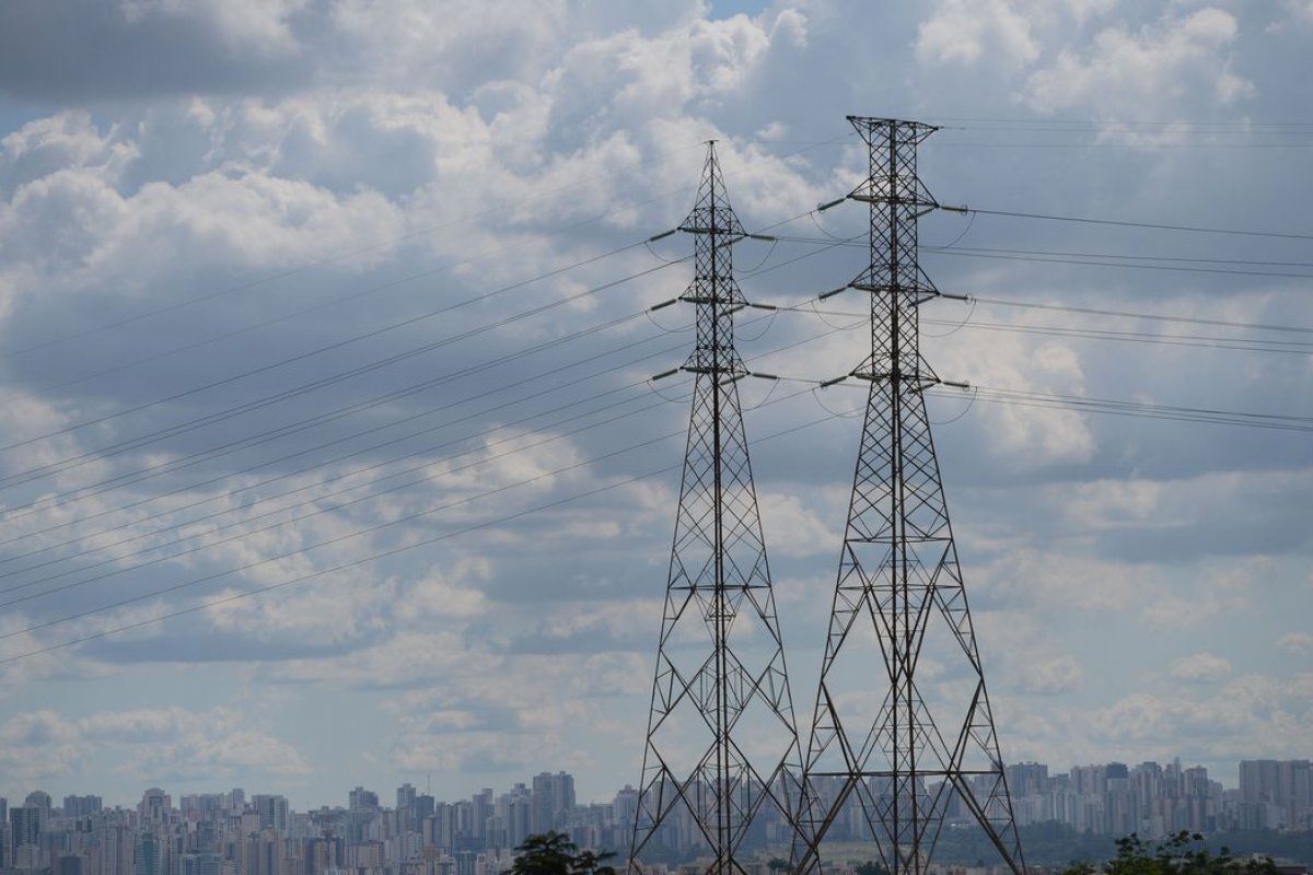 Modernização do setor elétrico inclui energia mais barata, diz Ipea