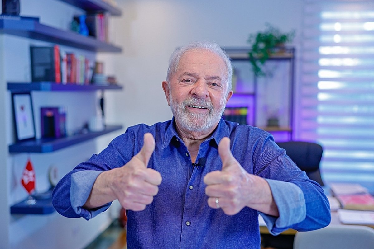 PoderData: Lula venceria Bolsonaro no 2º turno com 50% das intenções de voto