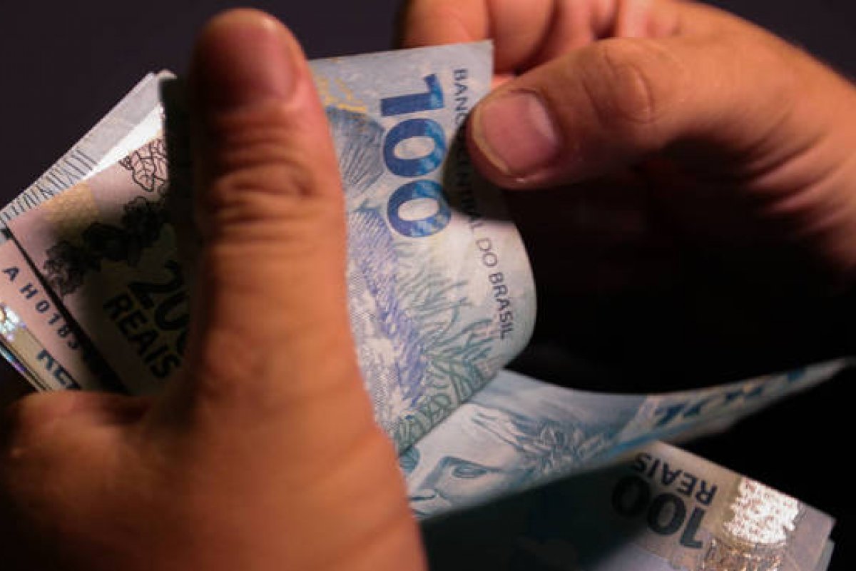 Somente duas categorias tiveram reajuste de salários acima da inflação em 2022