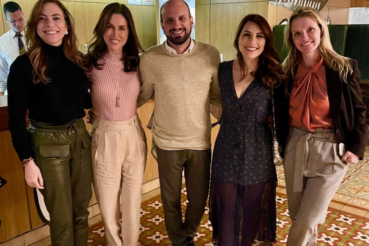 Jantar promovido por farmacêutica americana destaca médicas baianas empreendedoras