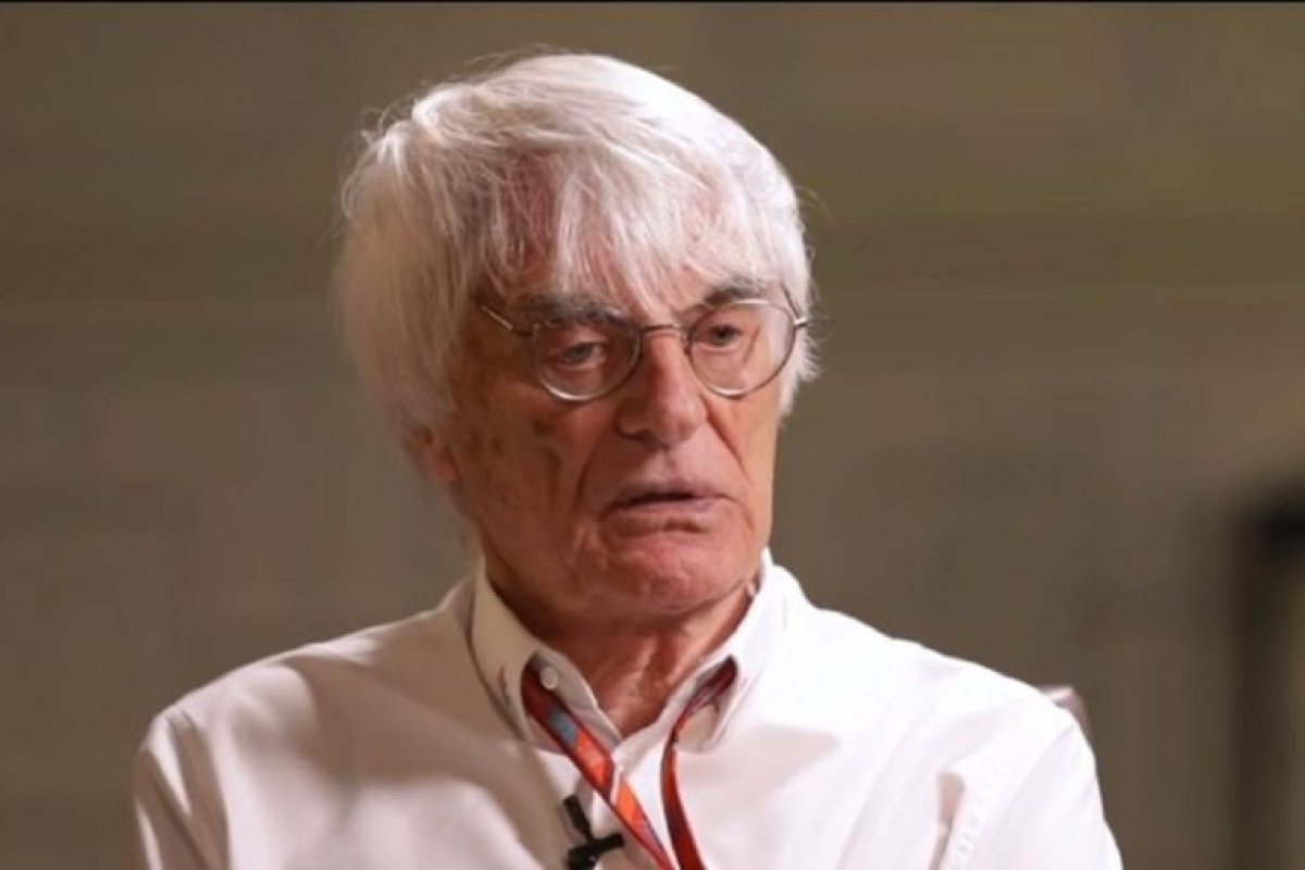 Ex-chefe da F1 paga fiança de R$ 6 mil após ser flagrado com arma em aeroporto