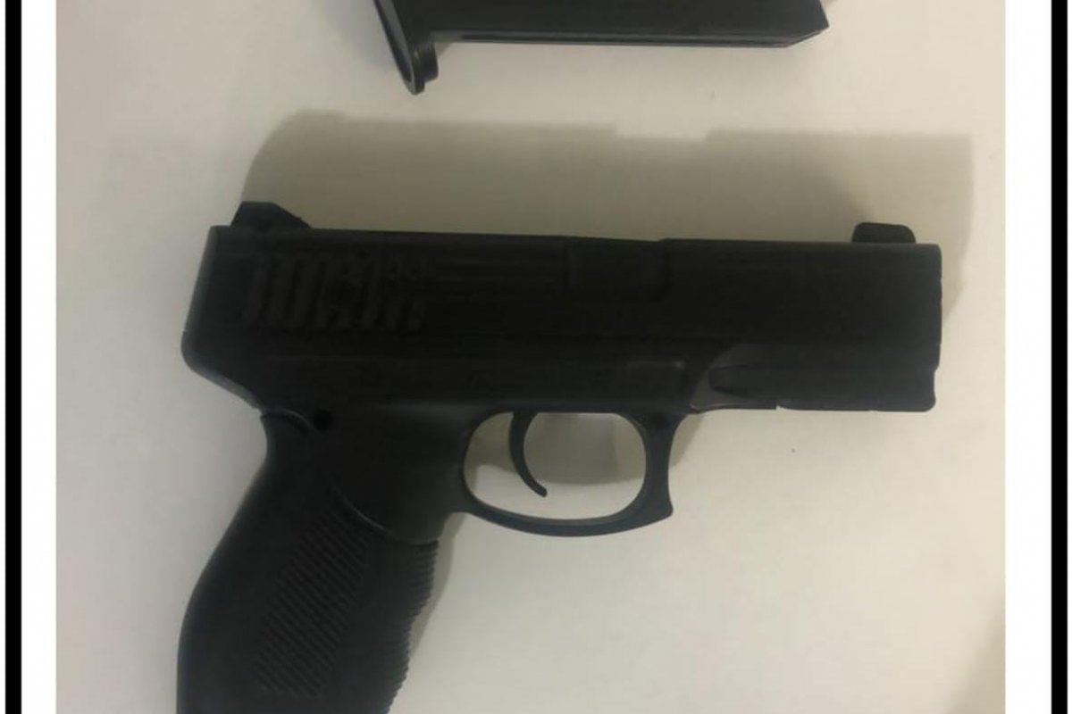 Homem é preso com arma de brinquedo no bairro de Caminho das Árvores, em Salvador
