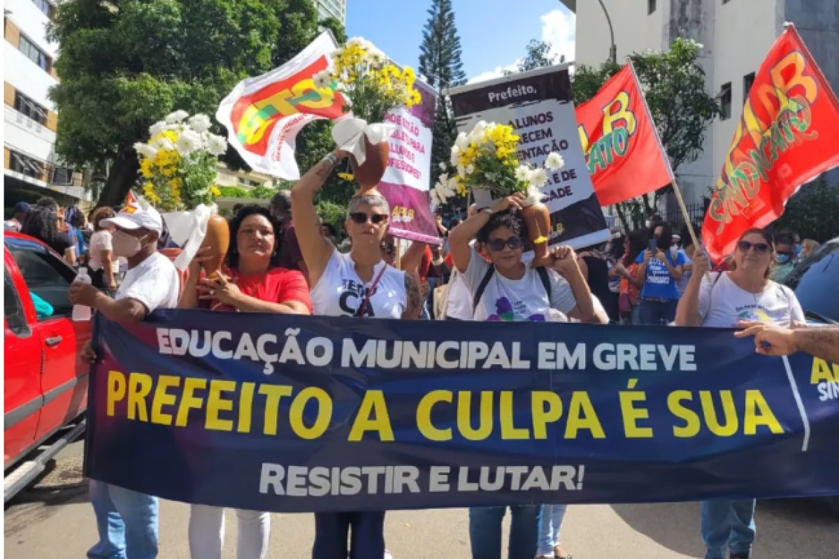 Justiça determina suspensão imediata da greve dos professores da rede municipal de Salvador