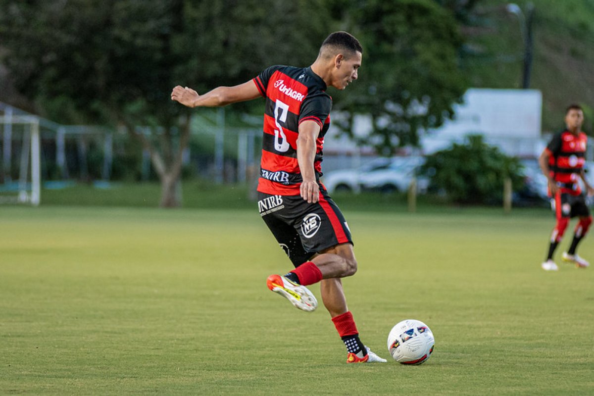 Vitória enfrenta Campinense neste sábado (28) e busca primeiro triunfo como visitante