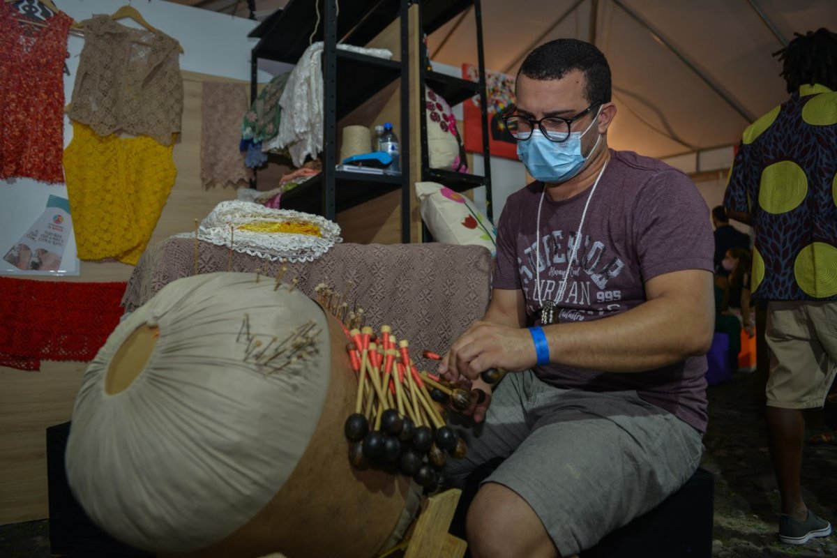 Feira de Artesanatos da Bahia reúne artesãos em Lauro de Freitas