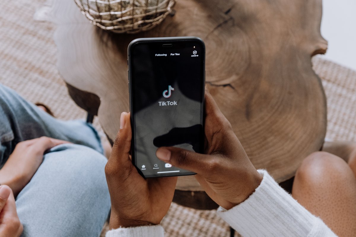 Tik Tok tem formato que favorece uso da rede como estratégia para atingir público jovem