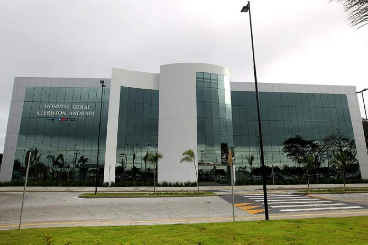 Homem morre após troca de tiros com a polícia nos fundos de um motel