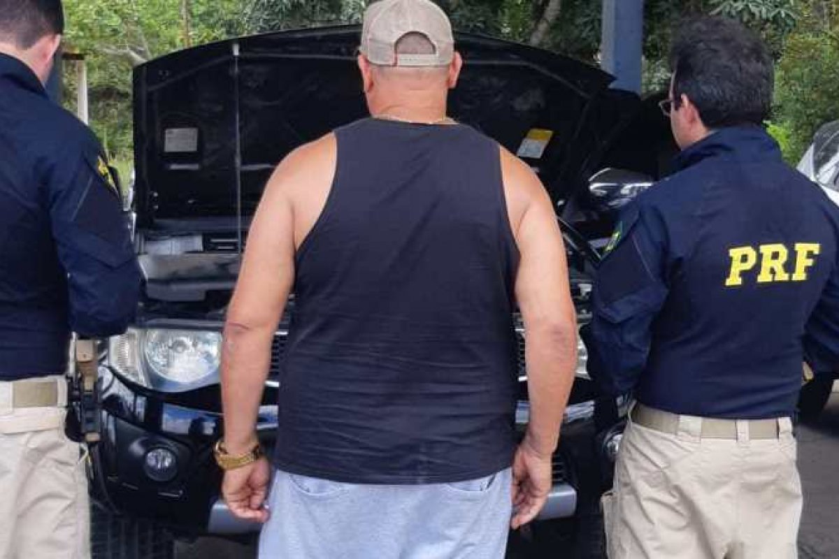 Homem é preso com carro roubado em Alagoinhas