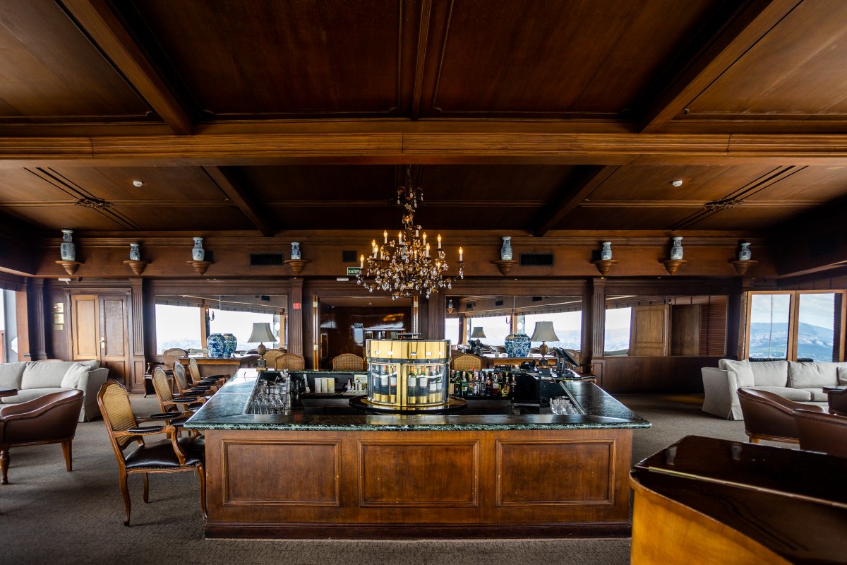 Baianos em Sampa? Terraço Itália terá jantares com opção de passeio de helicóptero e hospedagem no Dia dos Namorados!