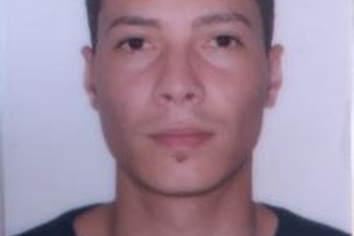 Menina de cinco anos é morta a facadas em frente a uma escola em MG