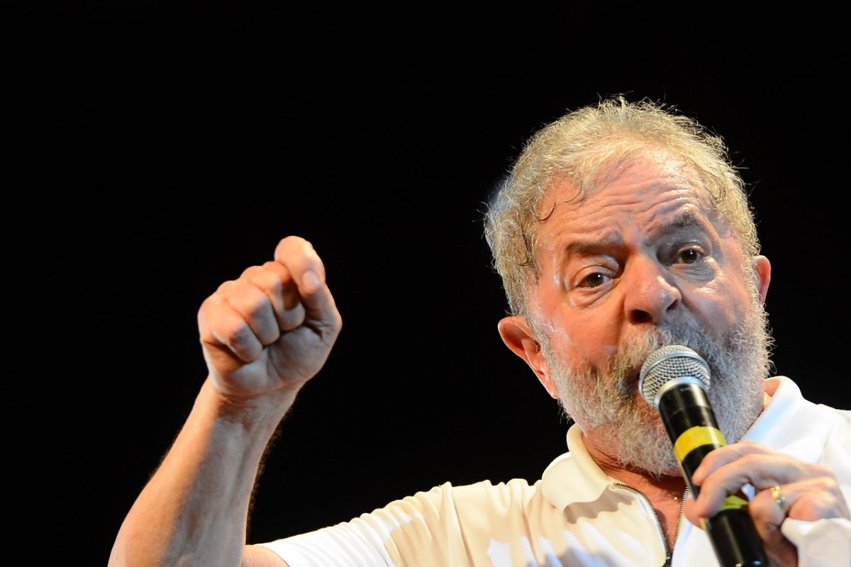 Lula diz que está conversando com apoiadores do impeachment de Dilma