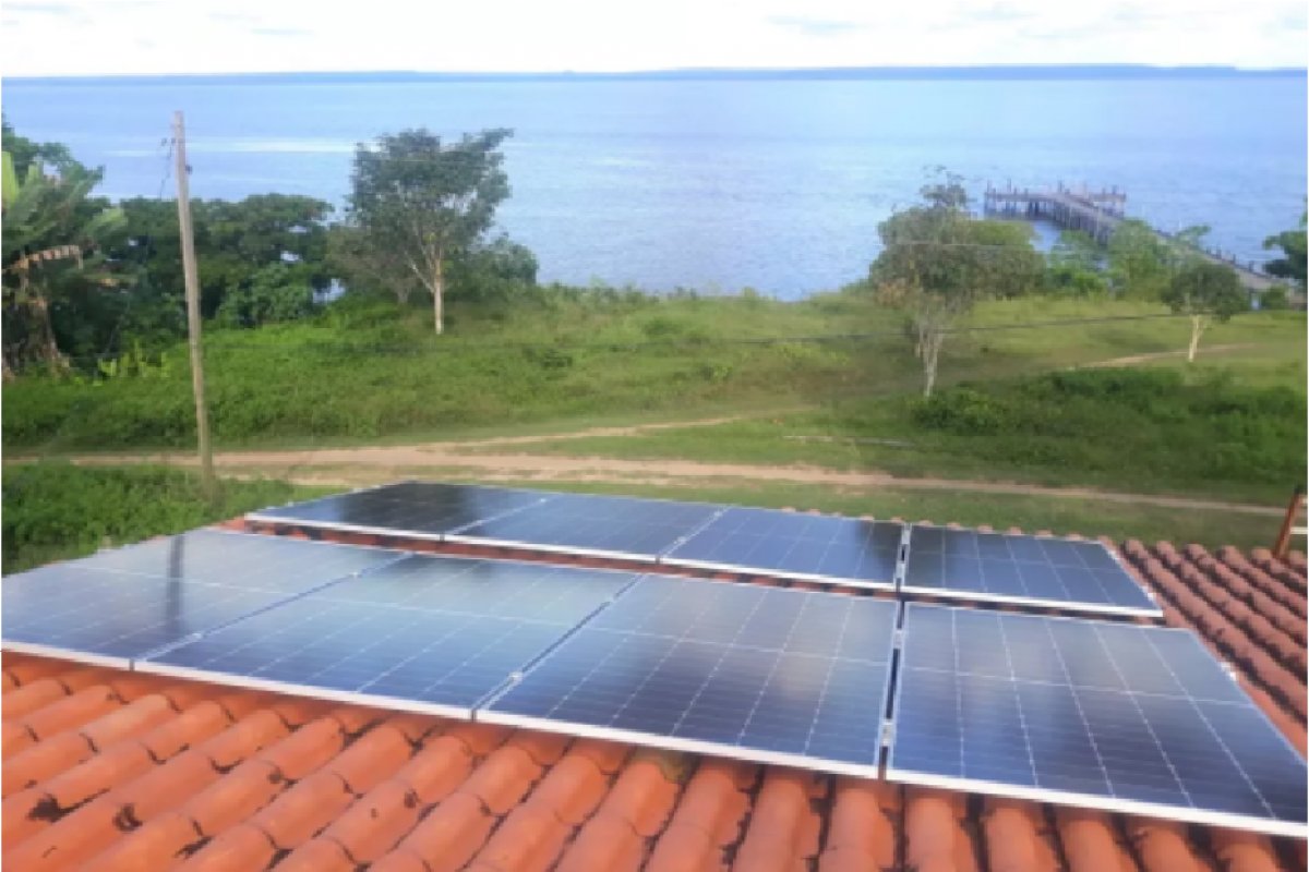 Regra para permitir venda de parte da energia gerada em casas e no comércio é proposta pela Aneel