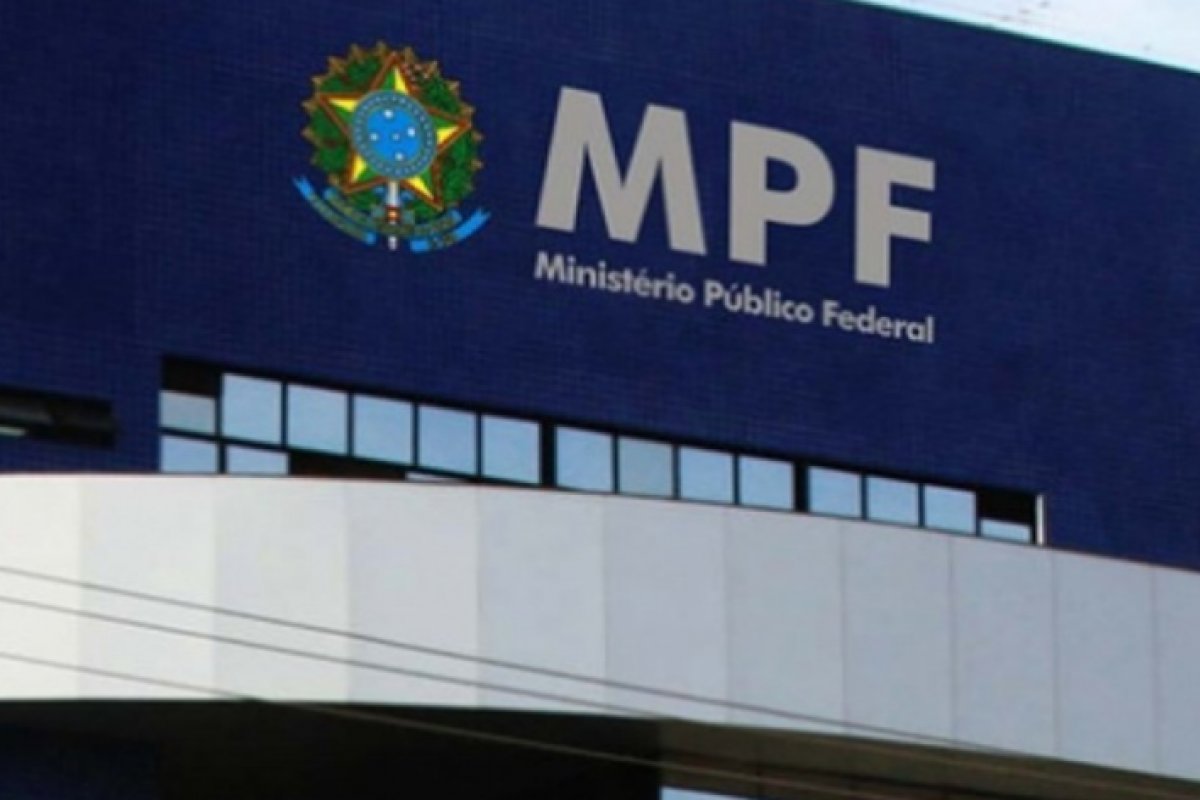 MPF entra com ação para PRF parar de atuar em operações fora de rodovias