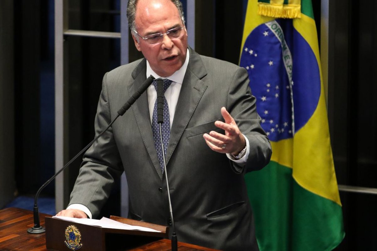 Relatório sobre teto do ICMS deve ser entregue na próxima semana, afirma senador