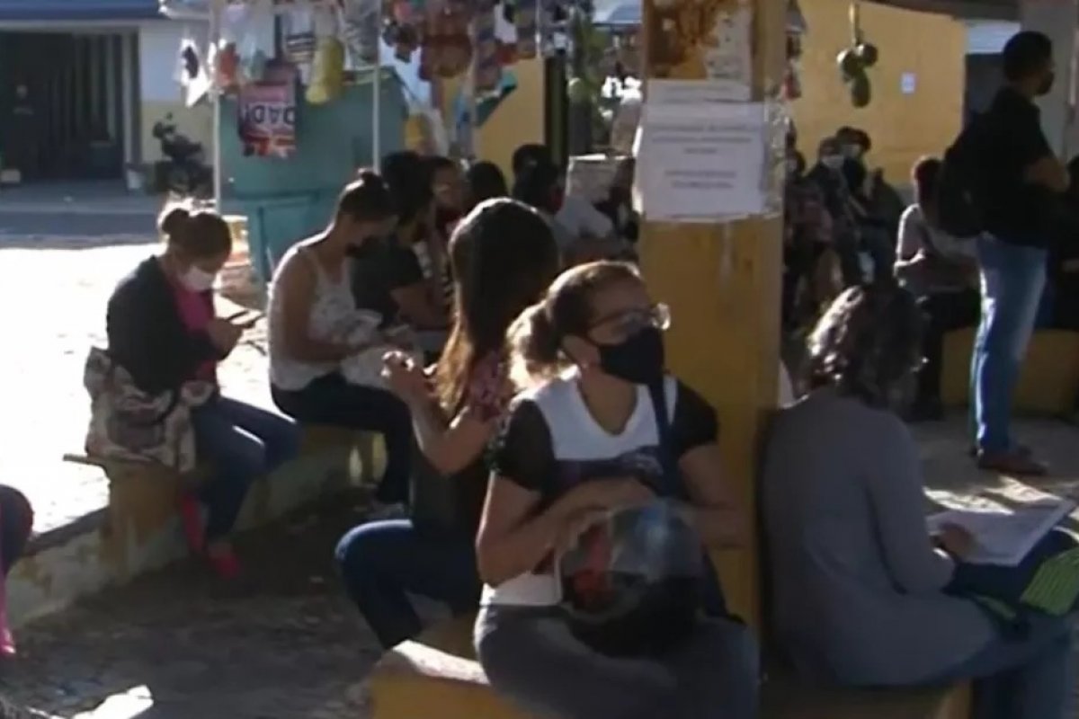 Transporte que faz a linha Juazeiro-Petrolina deixa de aceitar meia passagem para estudantes