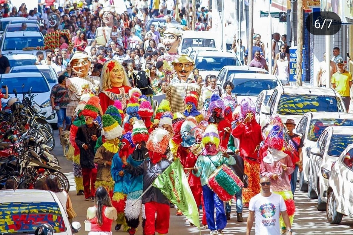 Moradores de Cruz das Almas fazem alvorada para celebrar a chegada do mês junino