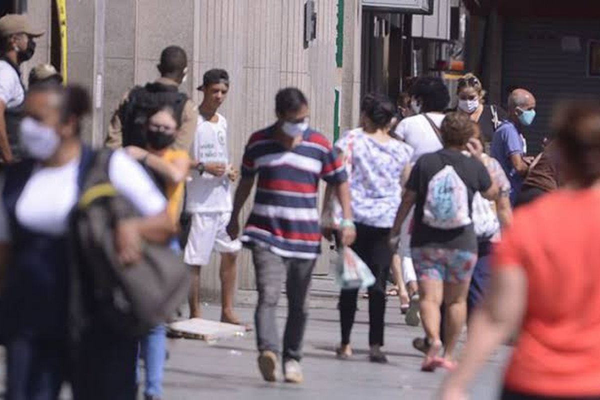 Covid-19: doença já corresponde a quase 60% dos casos de SRAG