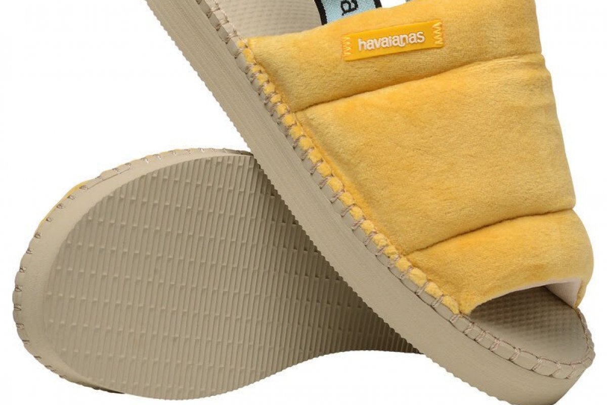 Havaianas lança mules com cabedal em plush!
