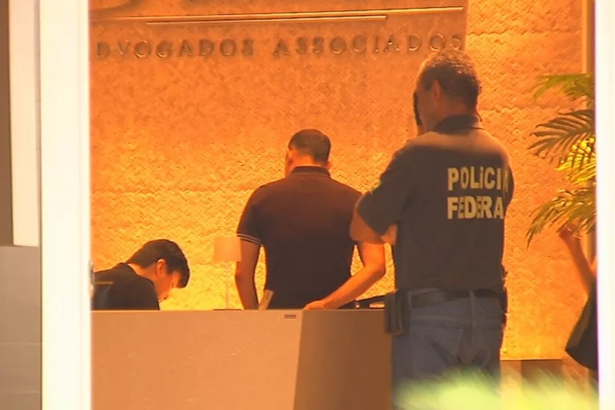 Bolsonaro veta proibição de buscas em escritórios de advocacia