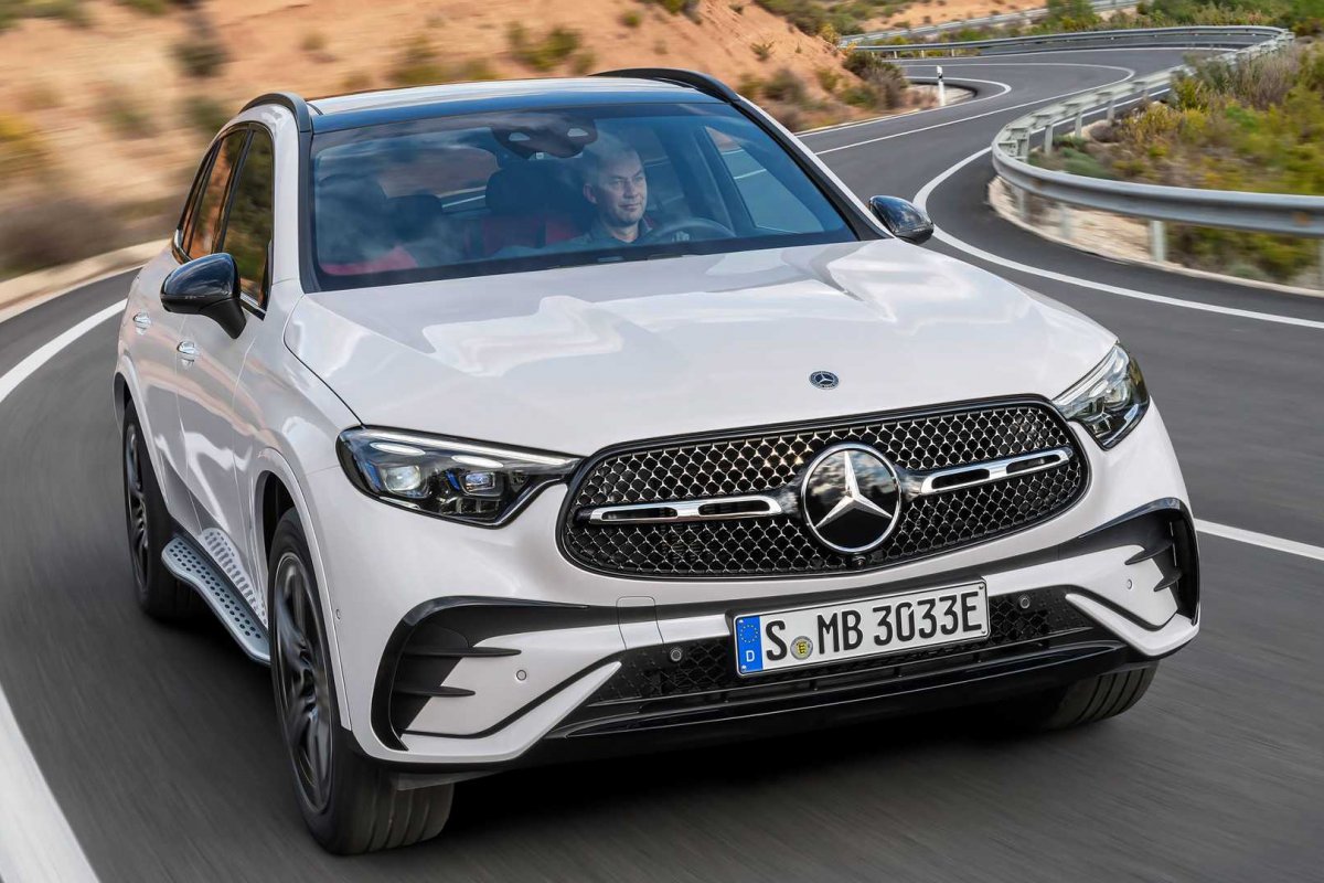 Novo Mercedes GLC ganha sistema híbrido leve e mantém 258cv