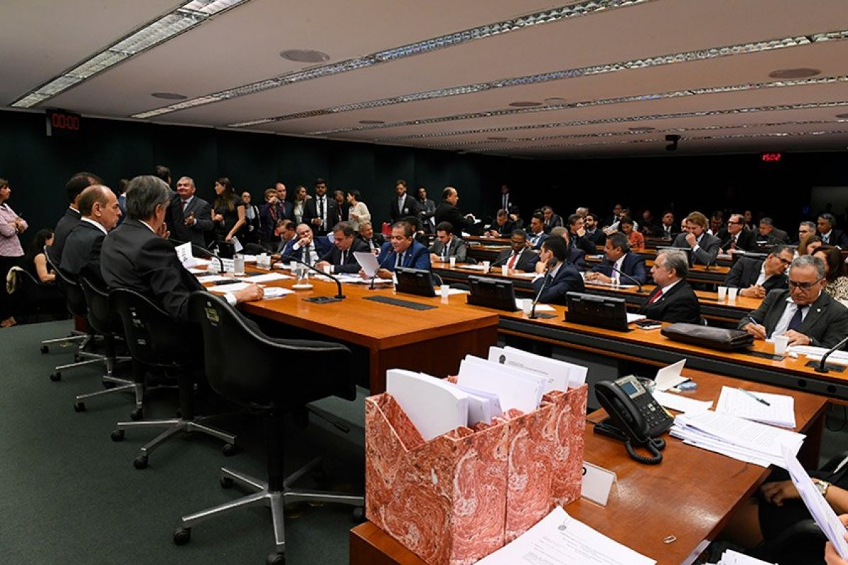 Proposta orçamentária para 2020 recebe mais de 8 mil emendas parlamentares