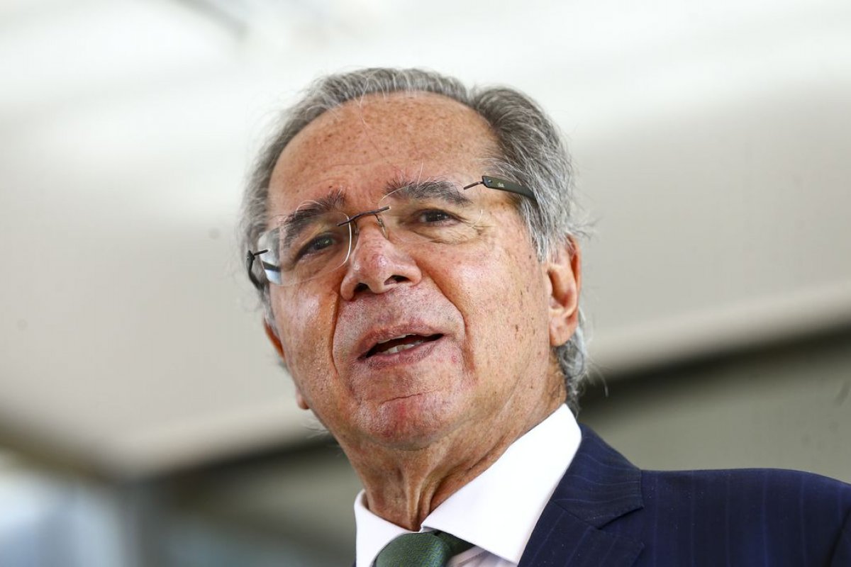 PF pede que Guedes seja incluído em inquérito contra Renan Calheiros