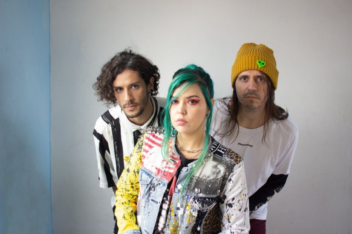 Drenna mistura ritmos para falar do mercado fonográfico atual