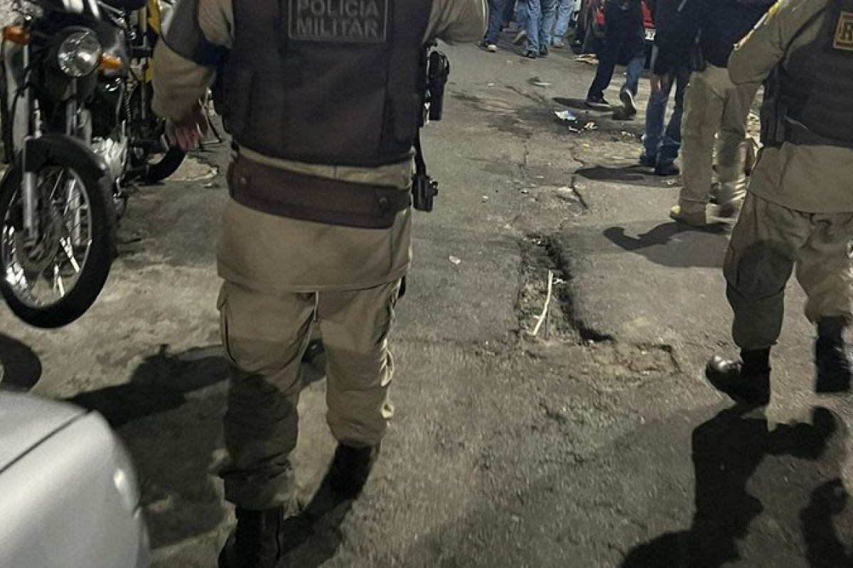 PM recupera carros roubados em operação no Nordeste da Amaralina