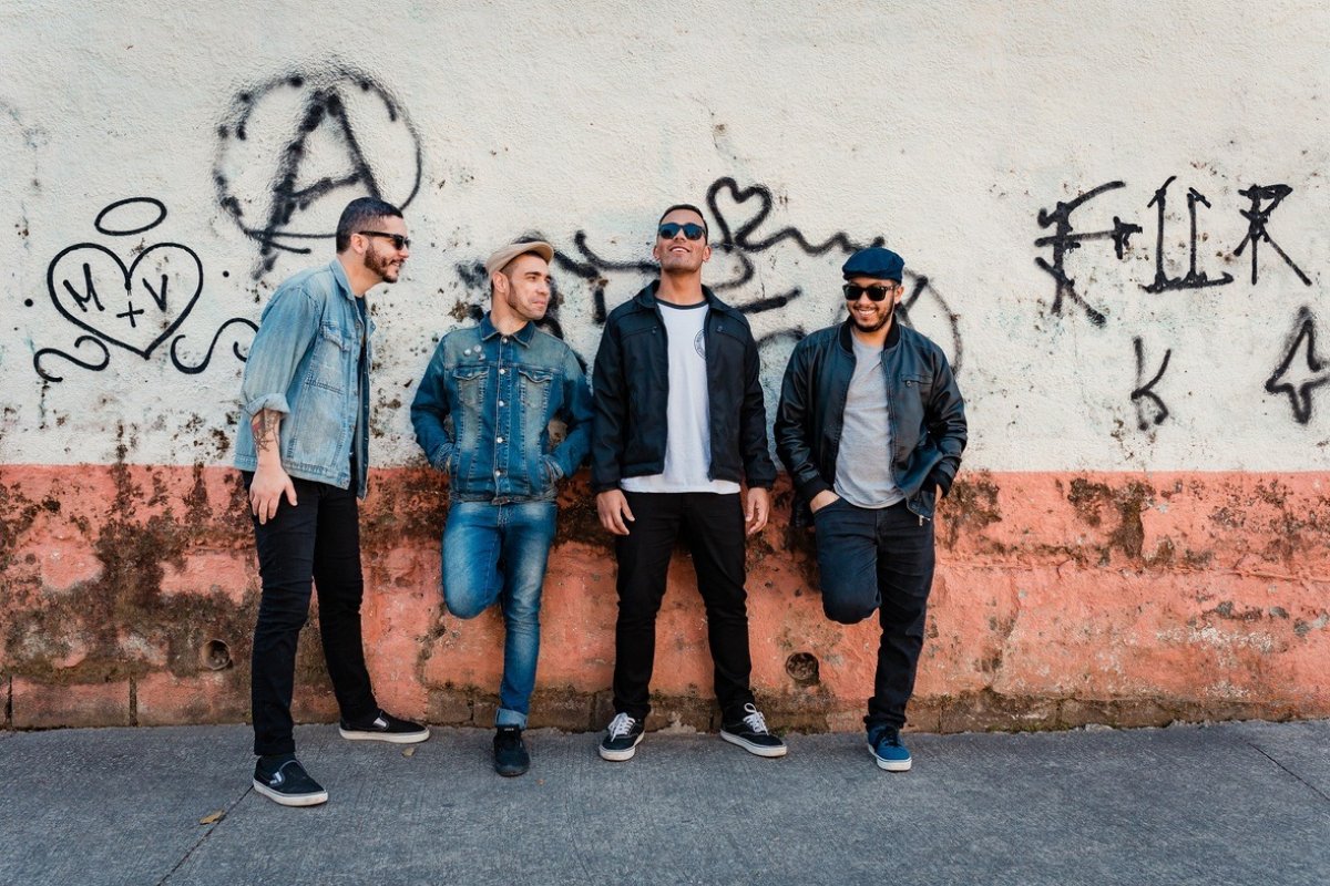 Fibonattis fala de igualdade social na street punk 'Distintos Jamais'