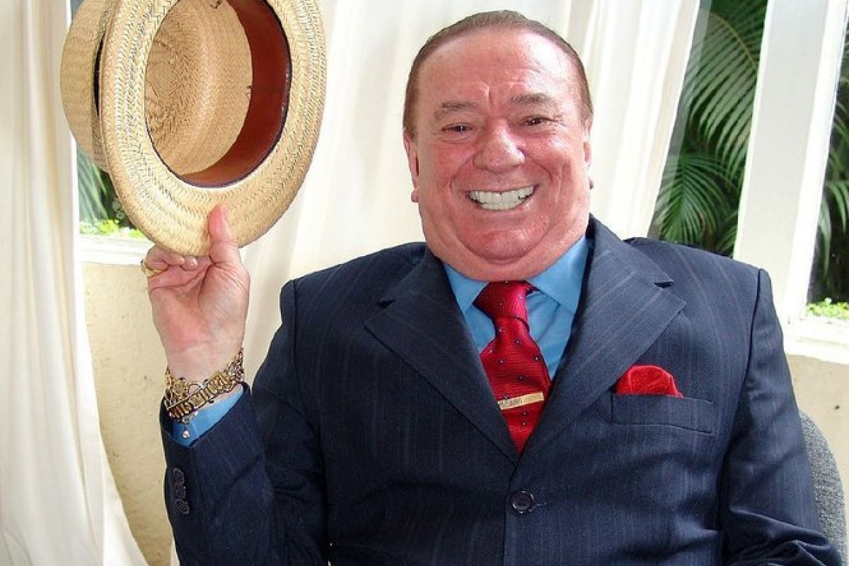 Raul Gil defende o dízimo: 'Pastores têm que se vestir bem'