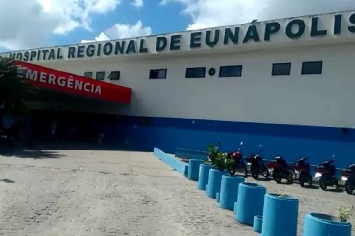 Idoso de 92 anos passa mal e morre após ver filha ser baleada