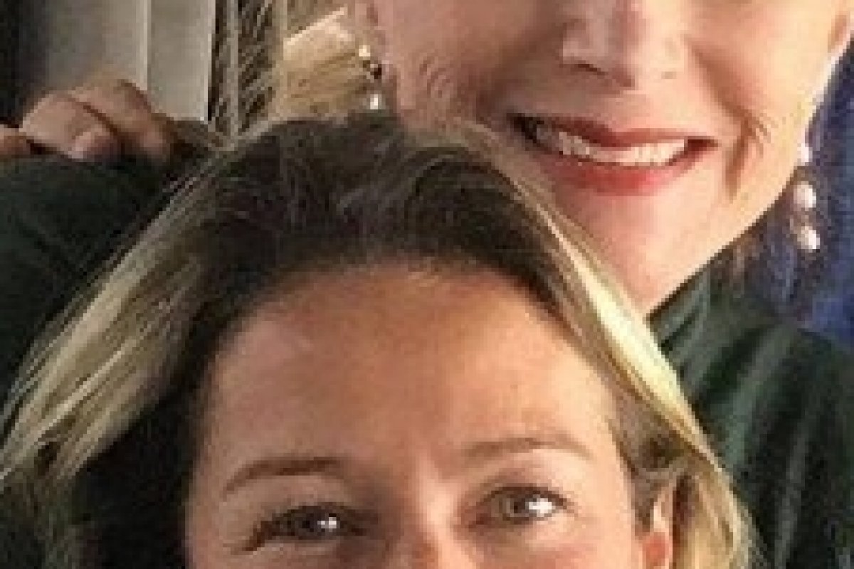 Mãe de Piovani manda indireta para ex-genro e Anitta