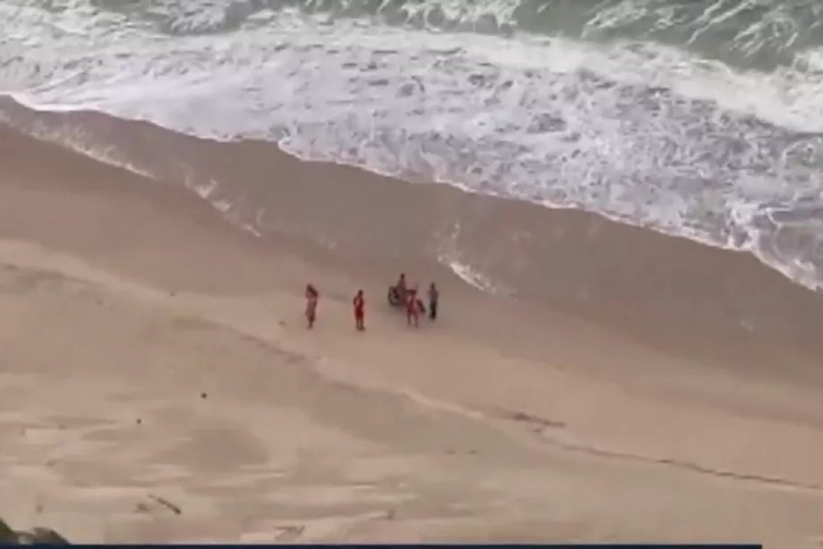 Dois homens se afogam na praia de Barra do Jacuípe