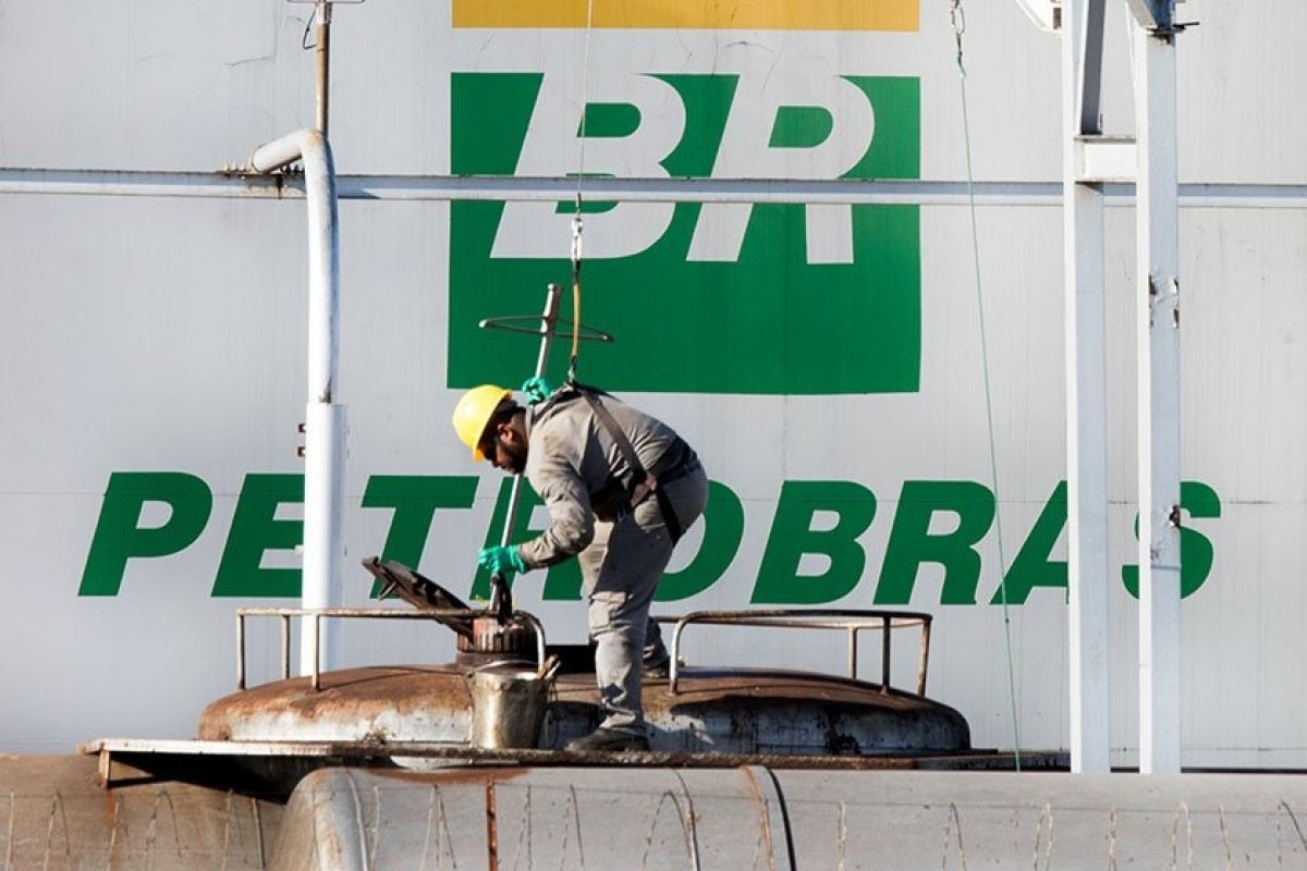 Bolsonaro avalia ser “muito difícil” privatizar a Petrobras