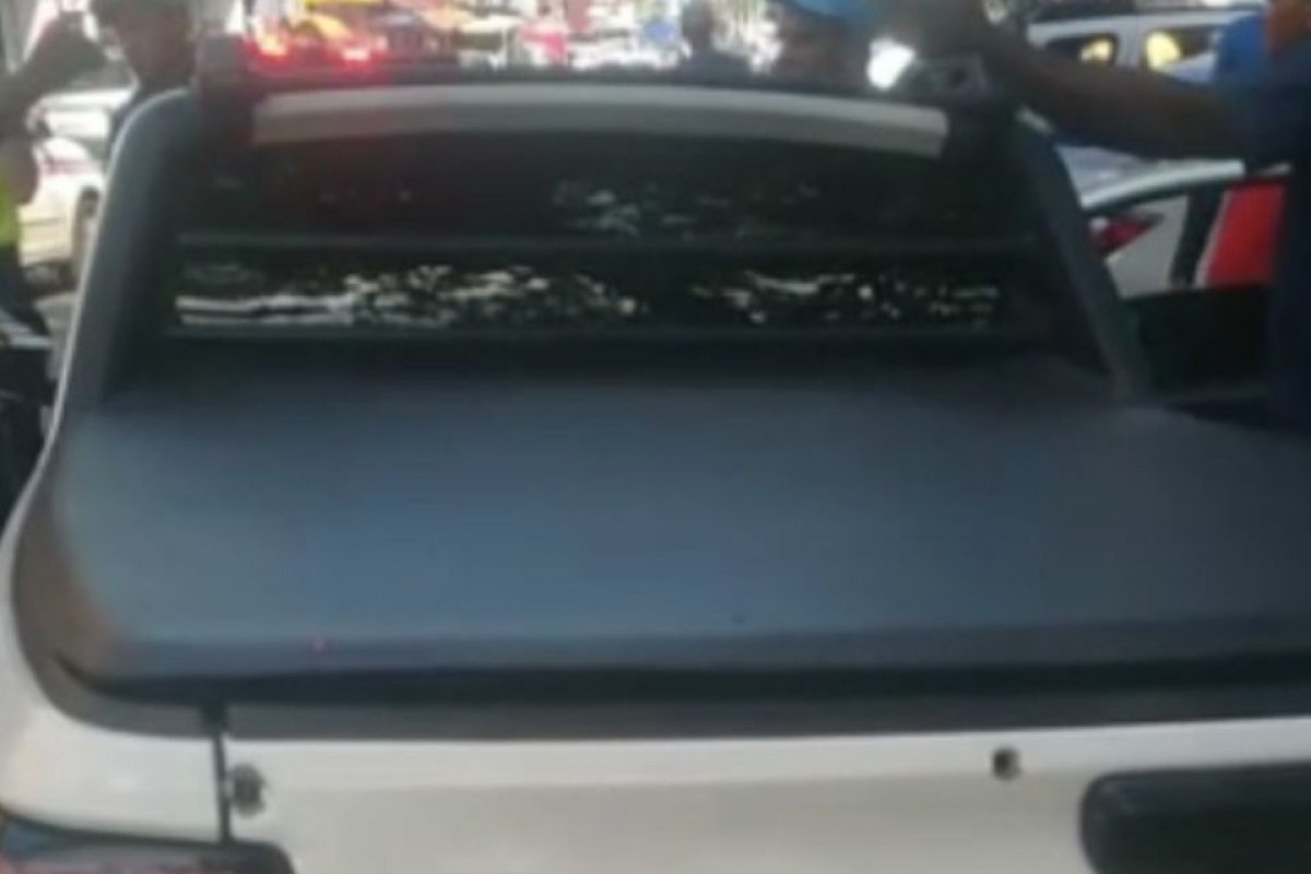 Funcionário da empresa de limpeza urbana de Salvador é baleado na Baixa de Quintas